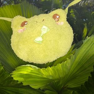 Plush Cat Face Toy in Light Green